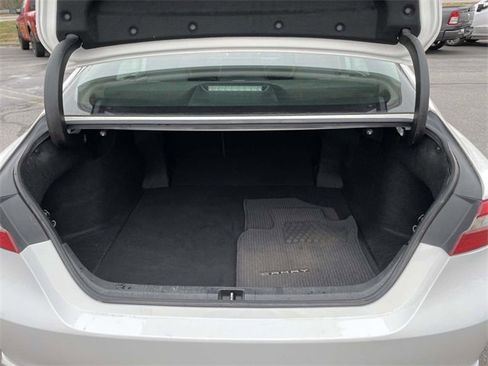 Used 2019 Toyota Camry SE image 13