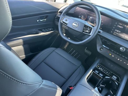 Used 2025 Nissan Murano SV image 15