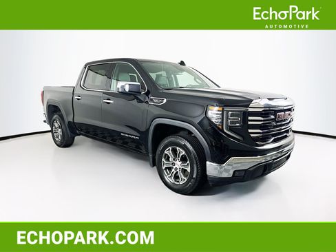 Used 2025 GMC Sierra 1500 SLT RWD image 1