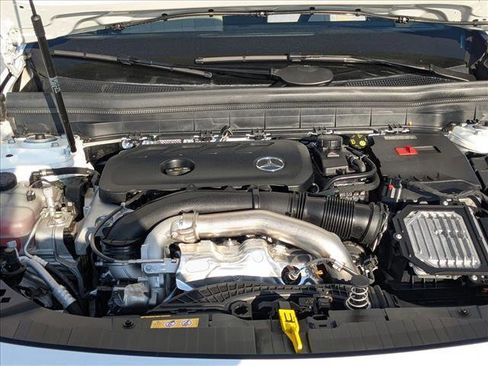 Certified 2025 Mercedes-Benz GLB 250 4MATIC image 24