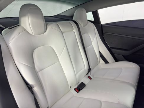 Used 2022 Tesla Model 3 Long Range image 39