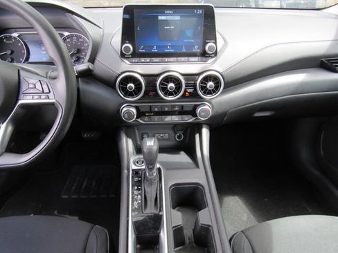 Used 2024 Nissan Sentra SV FWD image 17