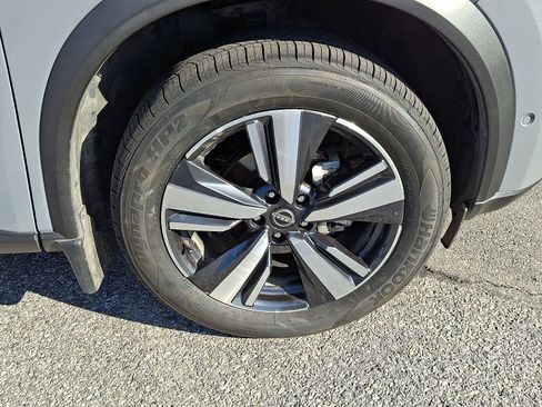 Used 2023 Nissan Rogue SL w/ SL Premium Package image 9