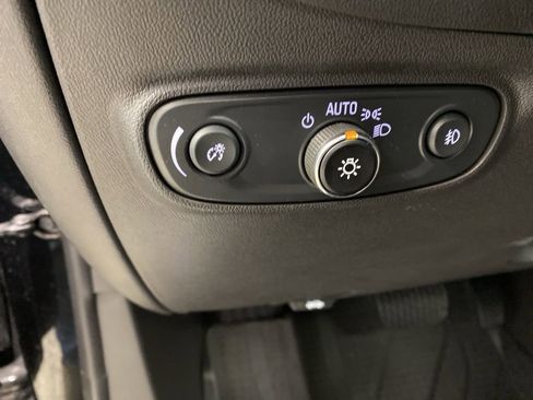 Certified 2024 Chevrolet Equinox Premier image 40