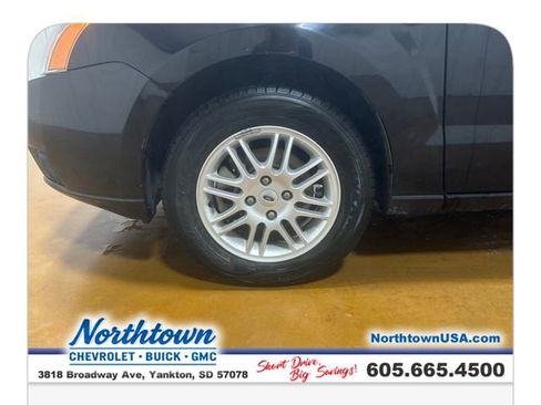 Used 2011 Ford Focus SE FWD image 25