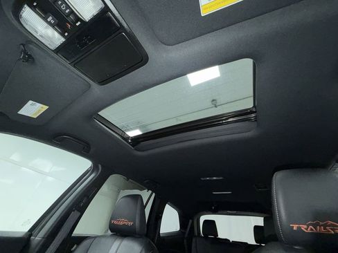 Used 2022 Honda Pilot TrailSport image 23