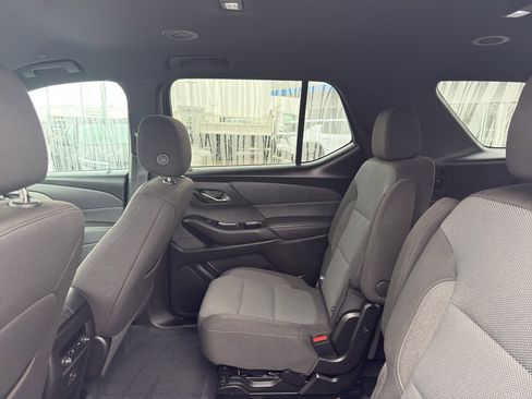Used 2023 Chevrolet Traverse LT w/ Midnight/Sport Edition image 33