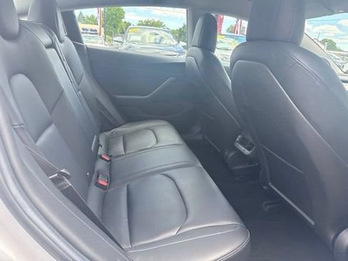 Used 2018 Tesla Model 3 Long Range RWD image 18