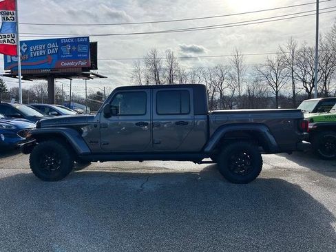 Used 2021 Jeep Gladiator Willys image 6
