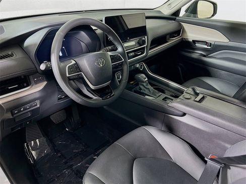 Certified 2024 Toyota Grand Highlander Limited image 10