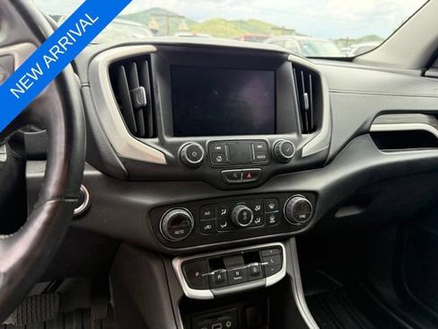 Used 2024 GMC Terrain SLT AWD/4WD image 12