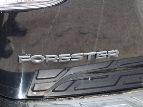 Used 2024 Subaru Forester Premium AWD/4WD image 9