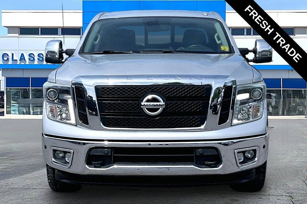 Used 2017 Nissan Titan SL w/ SL Towing Convenience Package RWD image 19