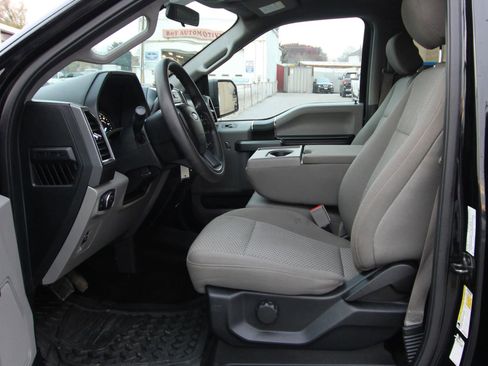 Used 2018 Ford F150 XLT AWD/4WD image 9