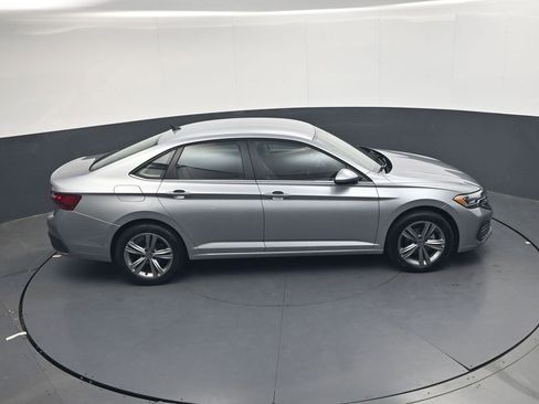 Used 2024 Volkswagen Jetta SE FWD image 31