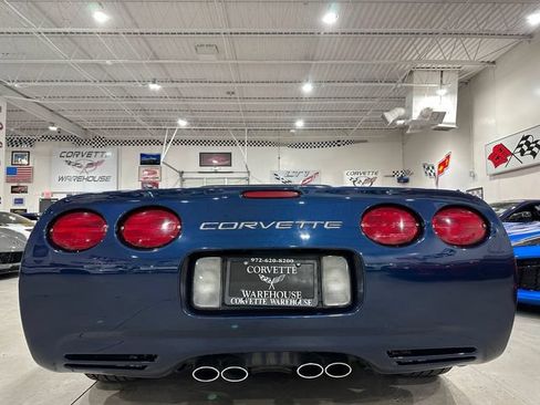 Used 2001 Chevrolet Corvette Convertible w/ Preferred Equipment Group2 RWD image 18