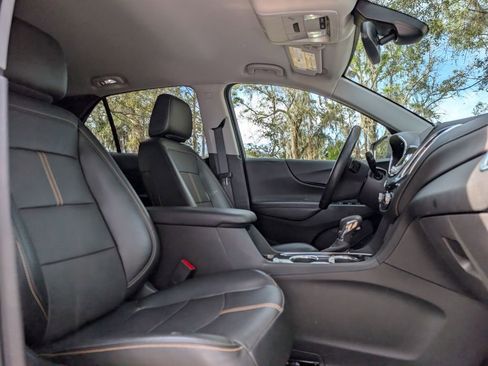 Used 2024 Chevrolet Equinox Premier image 17