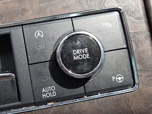 Used 2019 Lincoln Navigator Reserve AWD/4WD image 8
