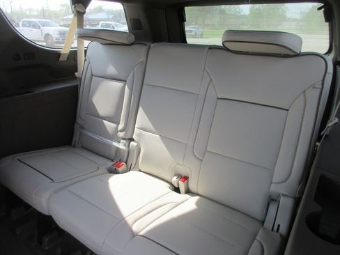 New 2026 GMC Yukon XL Denali w/ Denali Reserve Package image 13