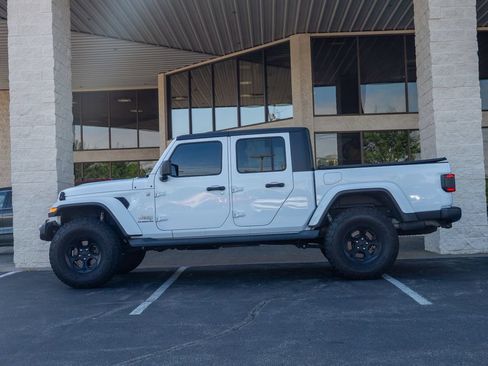 Used 2020 Jeep Gladiator Overland AWD/4WD image 5