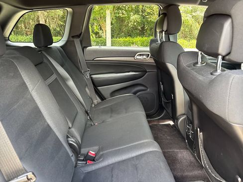 Used 2016 Jeep Grand Cherokee Laredo w/ Quick Order Package 23E RWD image 28