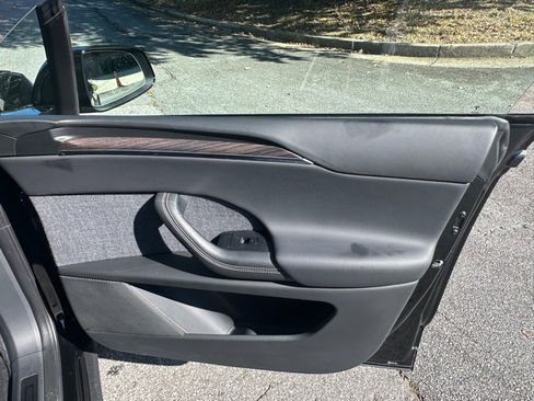 Used 2022 Tesla Model X image 78