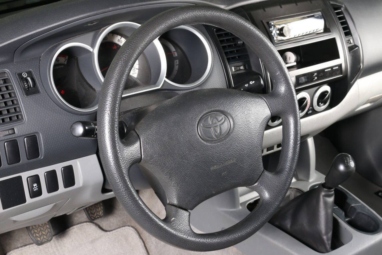 Used 2011 Toyota Tacoma 2WD Regular Cab image 38