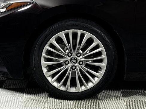 Used 2019 Toyota Avalon Limited FWD image 13