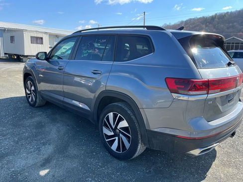 Used 2025 Volkswagen Atlas SE image 4