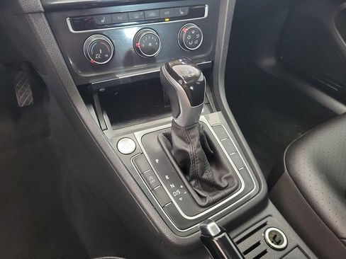 Used 2019 Volkswagen Golf SE FWD image 30