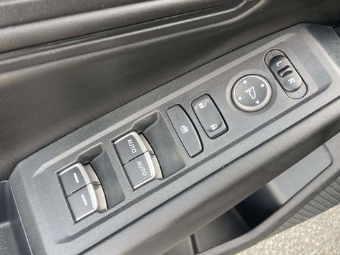 Used 2023 Honda Accord EX image 17