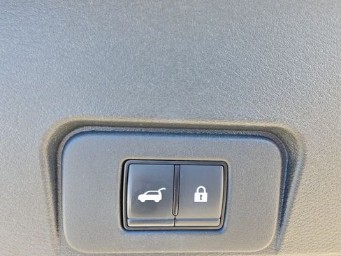 Used 2022 Nissan Rogue Platinum w/ Head-Up Display Package image 20