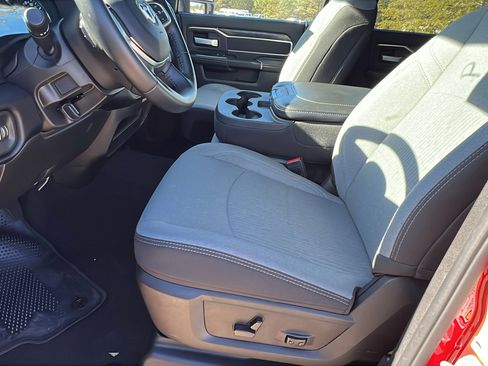 Used 2024 RAM 2500 Big Horn w/ Bed Utility Group image 16