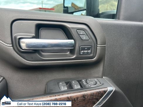 Used 2023 GMC Sierra 3500 Denali w/ Denali Ultimate Package image 23