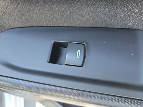 Used 2022 Chevrolet Silverado 1500 Custom image 8