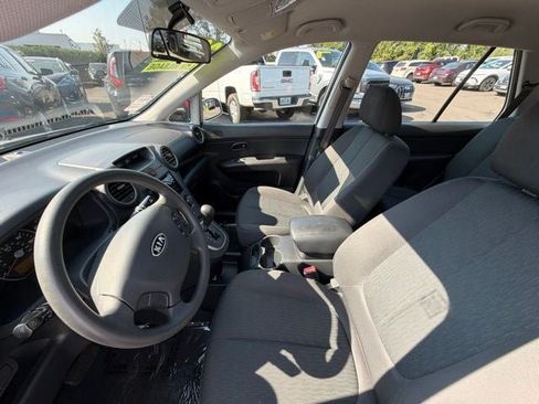 Used 2009 Kia Rondo LX FWD image 10