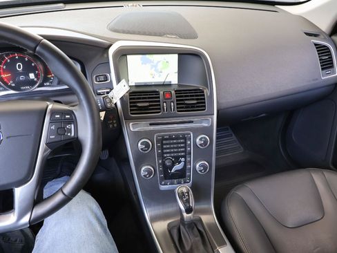 Used 2016 Volvo XC60 T5 Platinum FWD image 43