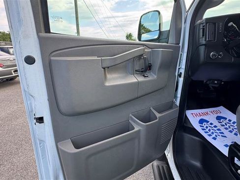 Used 2017 Chevrolet Express 3500 LS RWD image 33