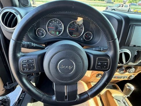 Used 2012 Jeep Wrangler Sahara w/ Connectivity Group AWD/4WD image 20