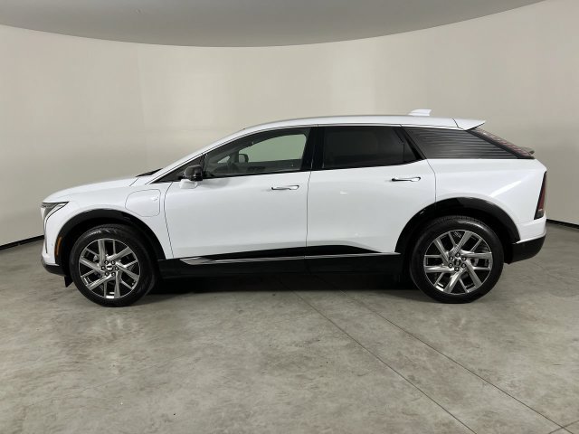 Used 2027 Cadillac Optiq Luxury RWD image 5