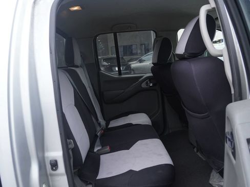 Used 2017 Nissan Frontier SV RWD image 24