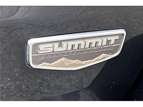 Used 2016 Jeep Grand Cherokee Summit AWD/4WD image 38