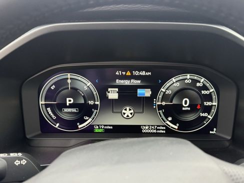 Used 2025 Mitsubishi Outlander SE image 13