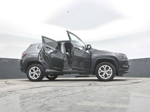 Used 2024 Jeep Compass Sport AWD/4WD image 44