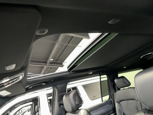 New 2026 Jeep Grand Wagoneer 4WD image 9