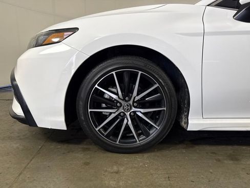 Used 2023 Toyota Camry SE w/ Convenience Package FWD image 10