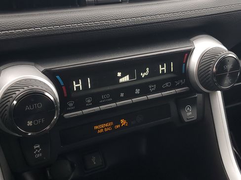 Certified 2022 Toyota RAV4 XLE image 30