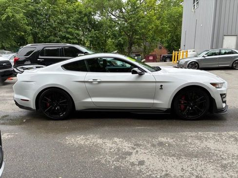 Certified 2021 Ford Mustang Shelby GT500 w/ Technology Package RWD image 3