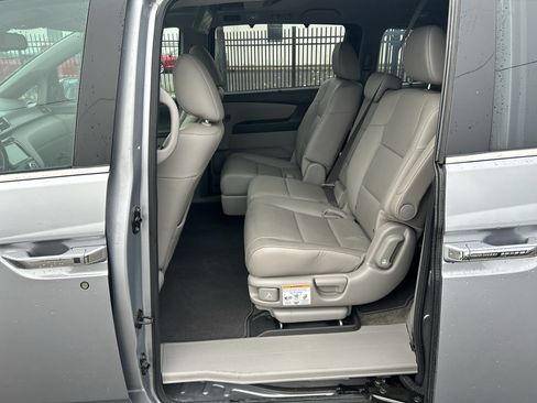 Used 2016 Honda Odyssey Touring Elite image 32