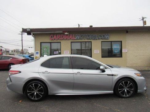 Used 2018 Toyota Camry SE image 8